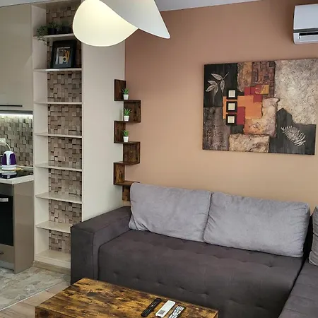 Stylish Near City, Entire Flat, 1 Bedroom, 1 Large Bed In Living *