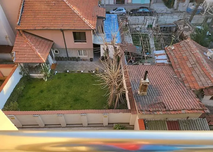 Stylish Near City, Entire Flat, 1 Bedroom, 1 Large Bed In Living Plovdiv