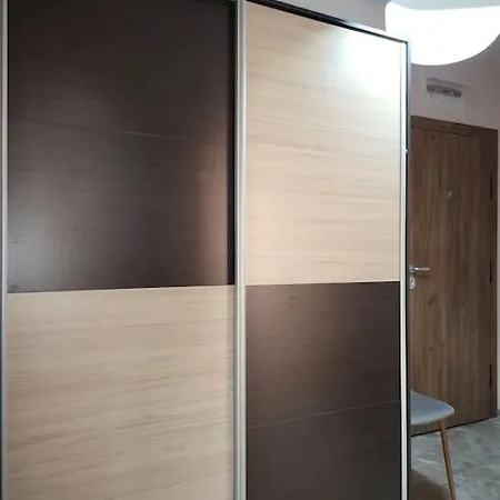 Stylish Near City, Entire Flat, 1 Bedroom, 1 Large Bed In Living Apartmán