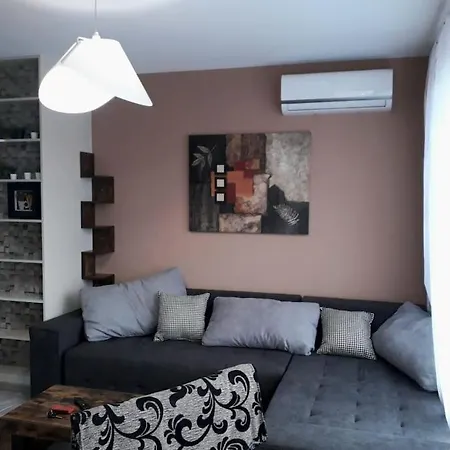 Stylish Near City, Entire Flat, 1 Bedroom, 1 Large Bed In Living Apartmán *