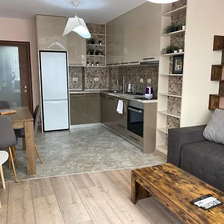 Stylish Near City, Entire Flat, 1 Bedroom, 1 Large Bed In Living Apartmán