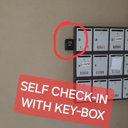 Stylish Near City, Entire Flat, 1 Bedroom, 1 Large Bed In Living Plovdiv