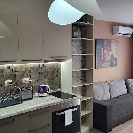 Stylish Near City, Entire Flat, 1 Bedroom, 1 Large Bed In Living *