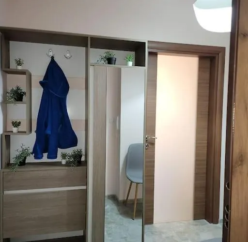 Stylish Near City, Entire Flat, 1 Bedroom, 1 Large Bed In Living Appartement Plovdiv