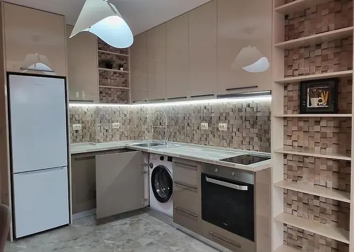 Stylish Near City, Entire Flat, 1 Bedroom, 1 Large Bed In Living Appartement