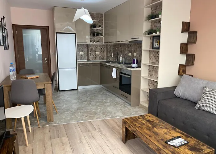 Stylish Near City, Entire Flat, 1 Bedroom, 1 Large Bed In Living Apartment