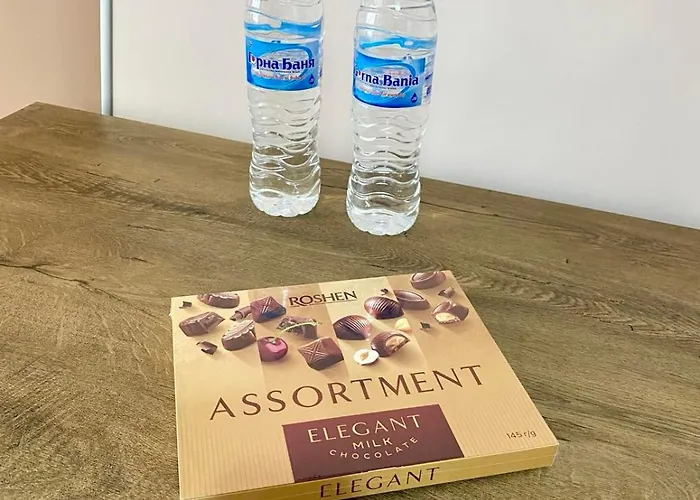 Apartamento Stylish Near City, Entire Flat, 1 Bedroom, 1 Large Bed In Living