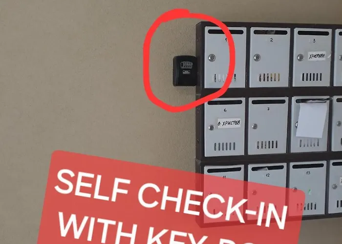 Stylish Near City, Entire Flat, 1 Bedroom, 1 Large Bed In Living Plovdiv